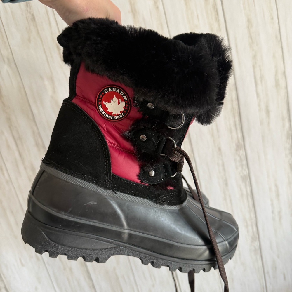 Canada Weather Gear Black and Red Winter Boots 9